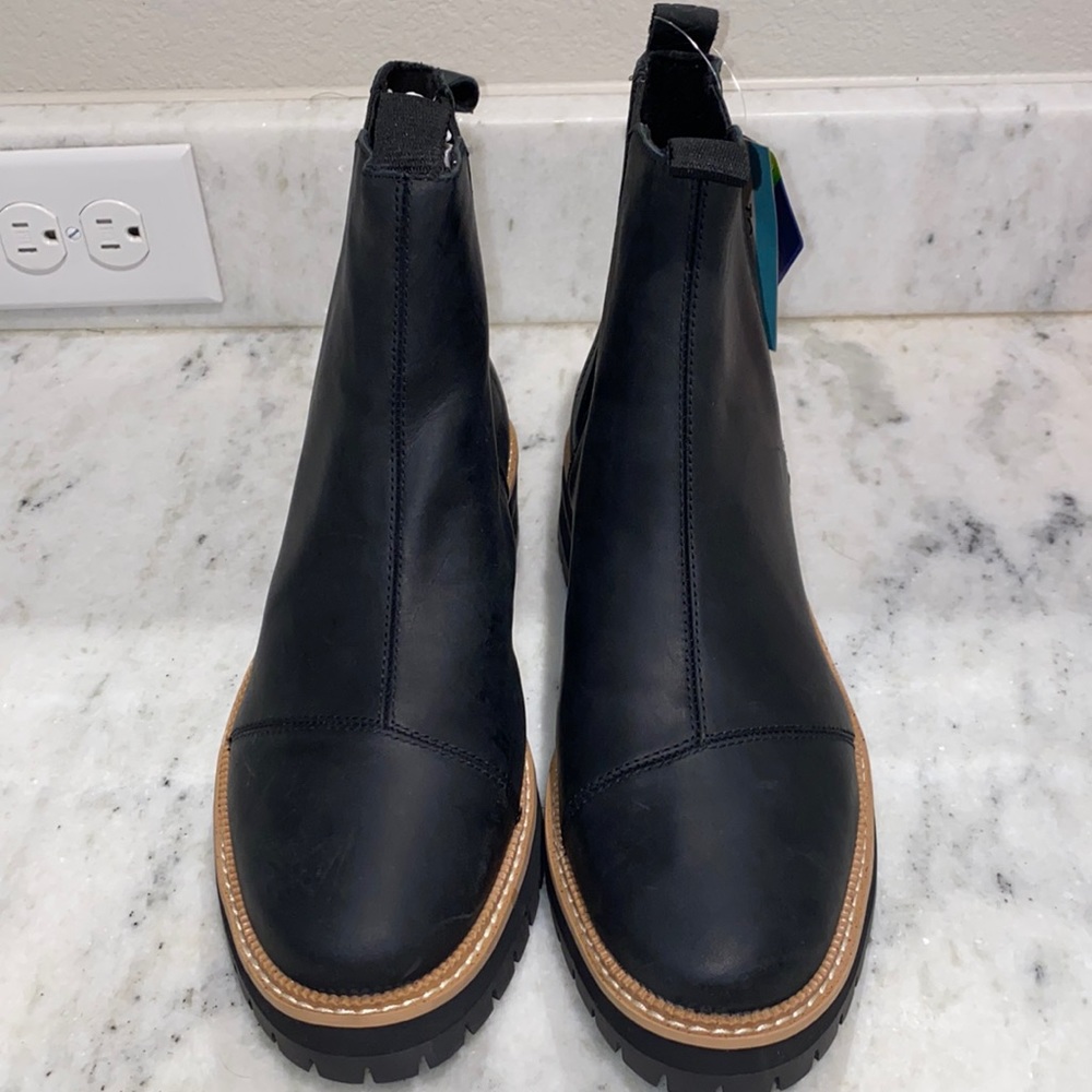 Women’s Dakota Booties - Water Resistant Black Leather - Tom’s